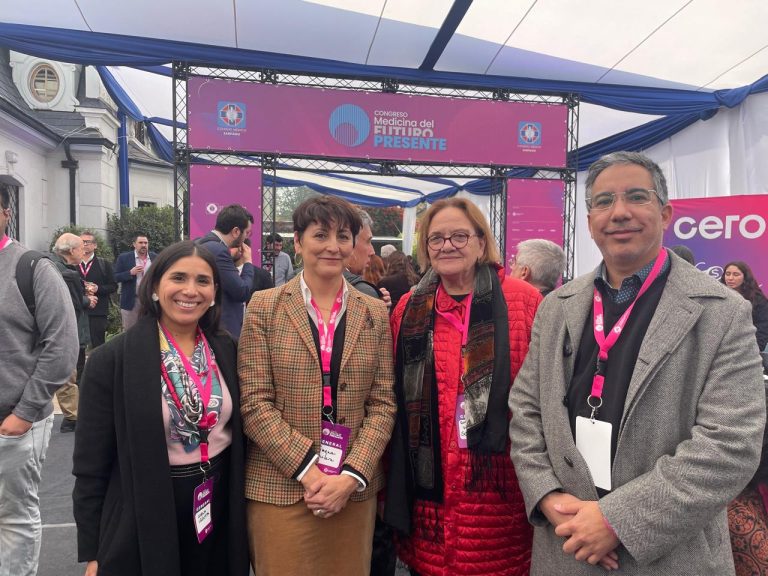 SOCHISAL presente en Congreso Medicina del futuro: Dra. Lorna Urquieta, Dra. Ximena Aguilera, Dra. Guadalupe Verdejo y Dr. Pedro Onell
